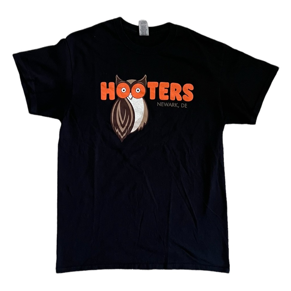 Mens Orange & Black Hooters T-shirt
